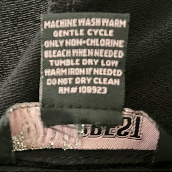 Cropped Hoodie Sweatshirt~Size XL~Black - Picture 9 of 9